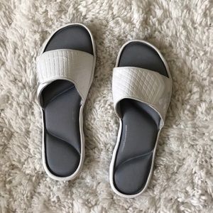 Addidas slides
